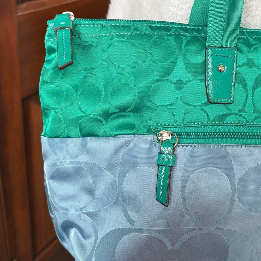 Coach Signature monogram Tote HD nylon teal light blue large shoulder bag EUC - Picture 5 of 17